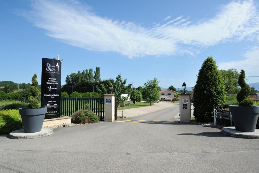 Hotel Domaine de Suzel Vignieu Exterior foto
